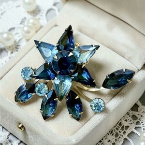 1930's Icy Blue Rhinestone Floral Spray Brooch Silver Tone Sapphire Crystal Pin